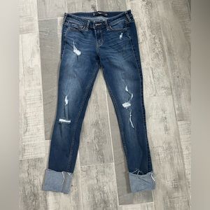 Hollister Co. Hollister Low Rise Denim Capri Size 0, 24- juniors|Color:Dark Blue